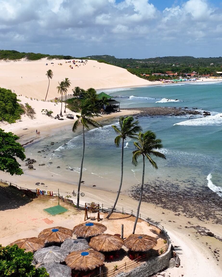 Genipabu, en el estado de Natal, es uno de los puntos de referencia del surf en el norte de Brasil; su paisaje de dunas recuerda al Sahara