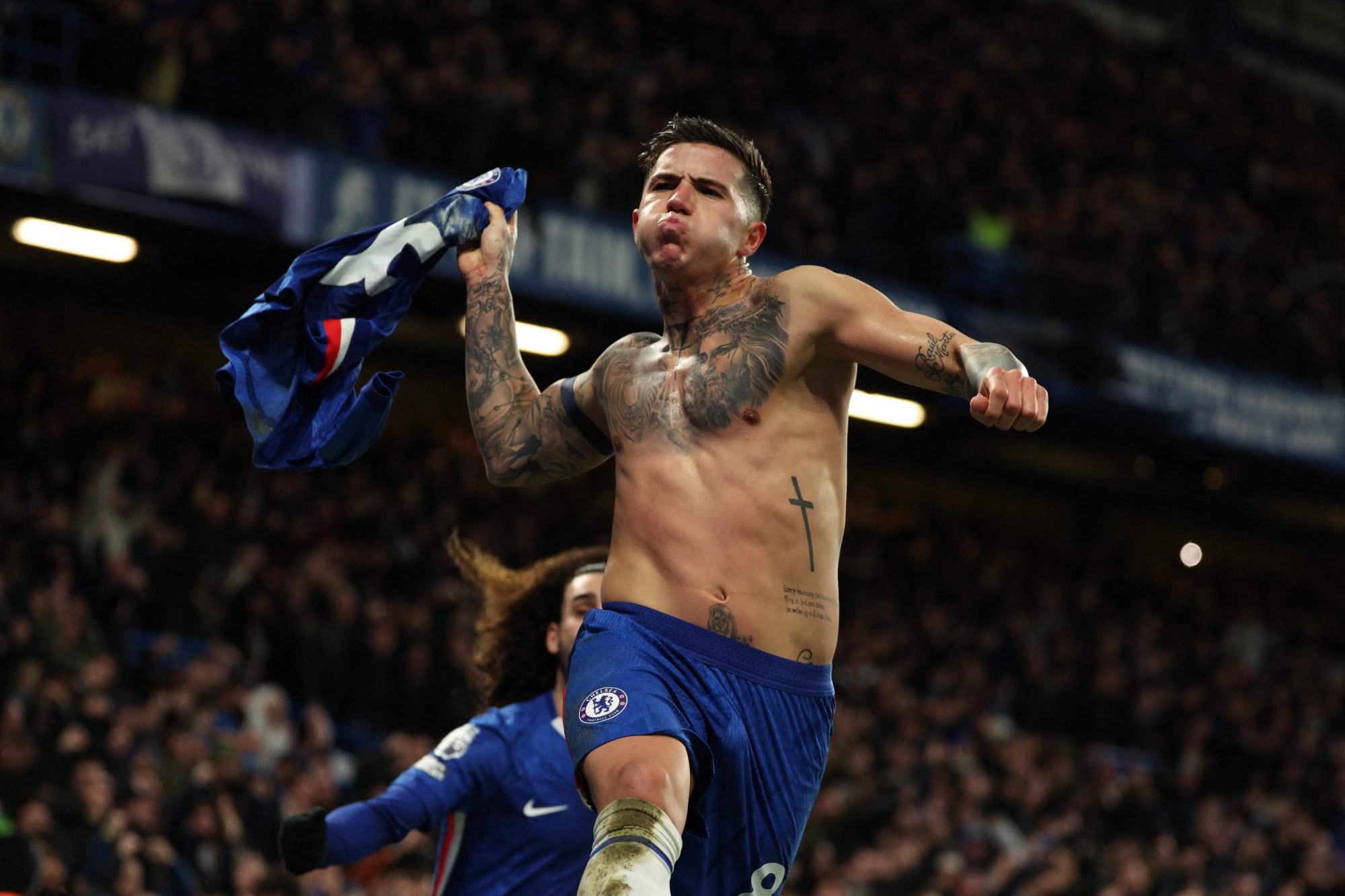 Enzo Fernández superstar: Chelsea perdía 2-0 con West Ham, pero apareció el argentino en el último acto con un gol de número 9