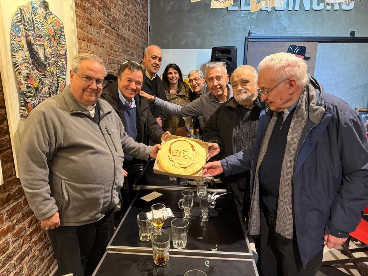 El cardenal Rossi participó en Córdoba de la presentación de la