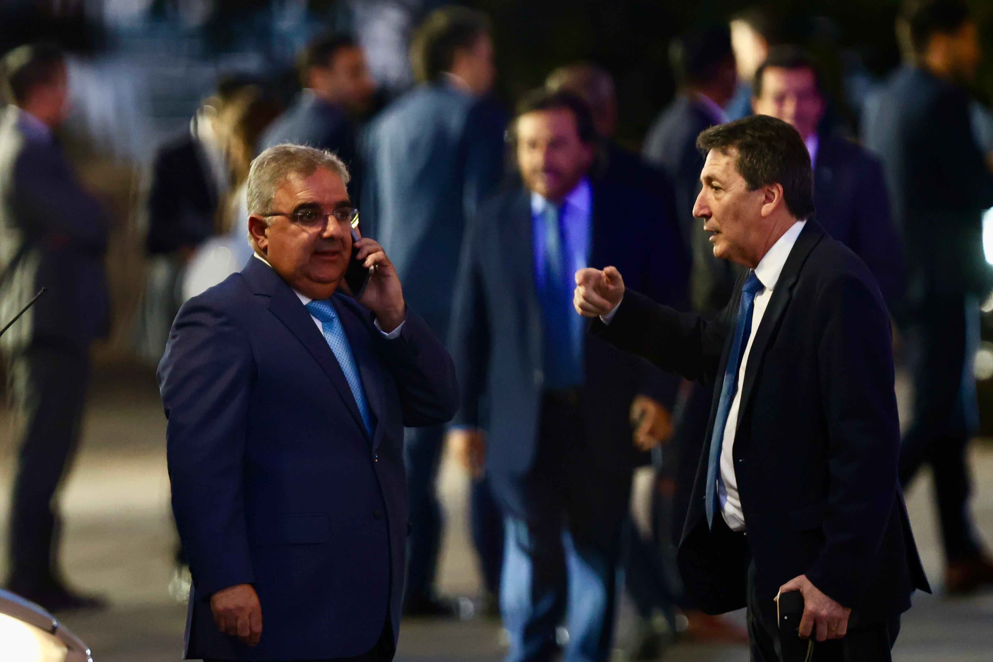 Raúl Jalil en la puerta de la Casa Rosada