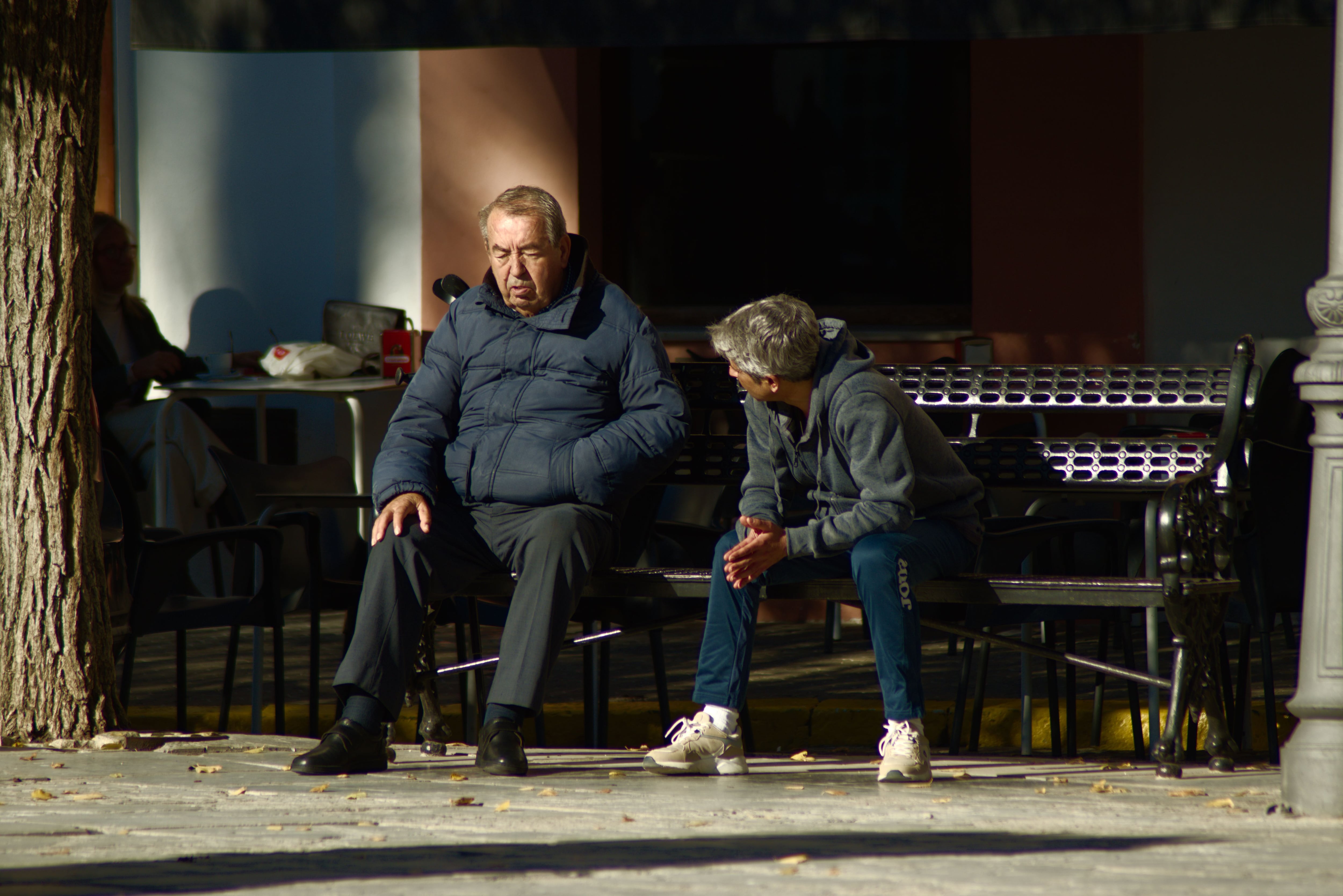 Las personas mayores son uno de los grupos que más deben cuidarse frente al descenso de temperaturas