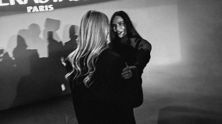 El momento en el cual Bolocco se encontró con la actriz Demi Moore. Así como la protagonista de