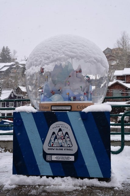 En Main Street puede verse el Snow Globe Art Stroll, una muestra de artista locales que crearon siete escenas del invierno dentro de globos de nieve de tamaño natural