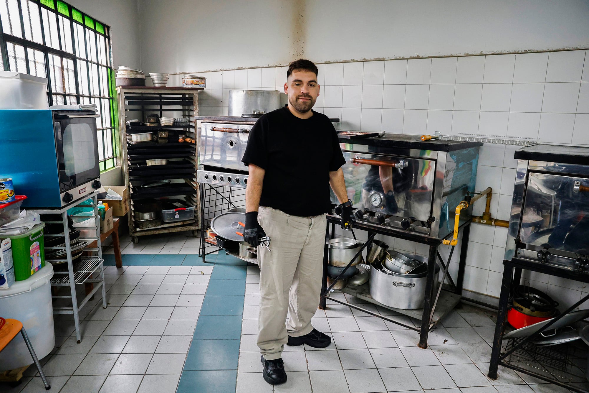 Entre la informalidad y el autoempleo: ¿de qué trabajan los jóvenes vulnerables que quedan afuera del empleo en blanco?