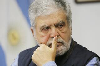 Un encargado del edificio de De Vido denunció entrada y salida de cajas fuertes