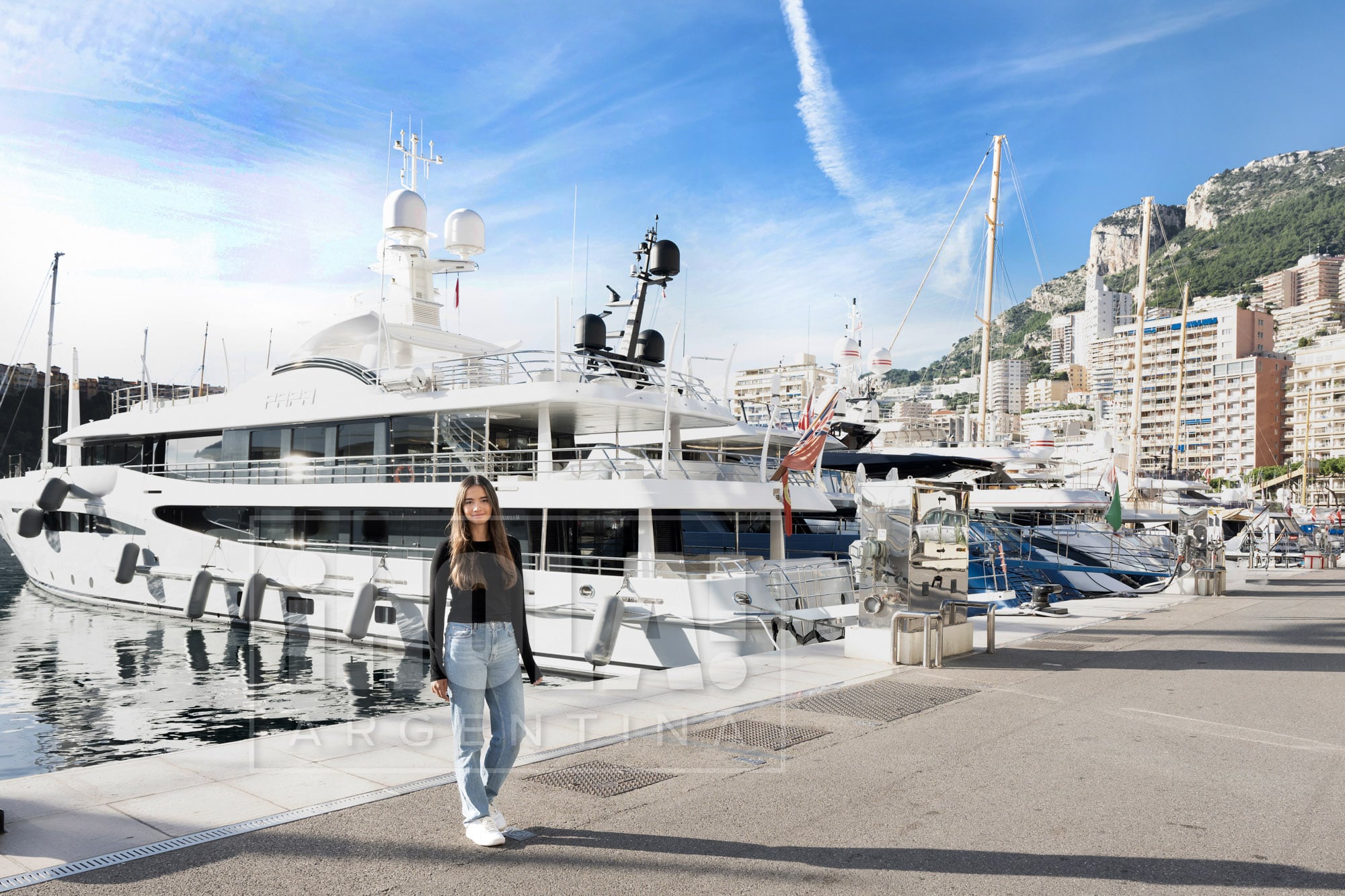 “Mi mamá es más joven que yo en su manera de vivir. A mí me gusta dormir siestas, leer, el campo y la montaña… En cambio, ella prefiere el ruido y la ciudad”.