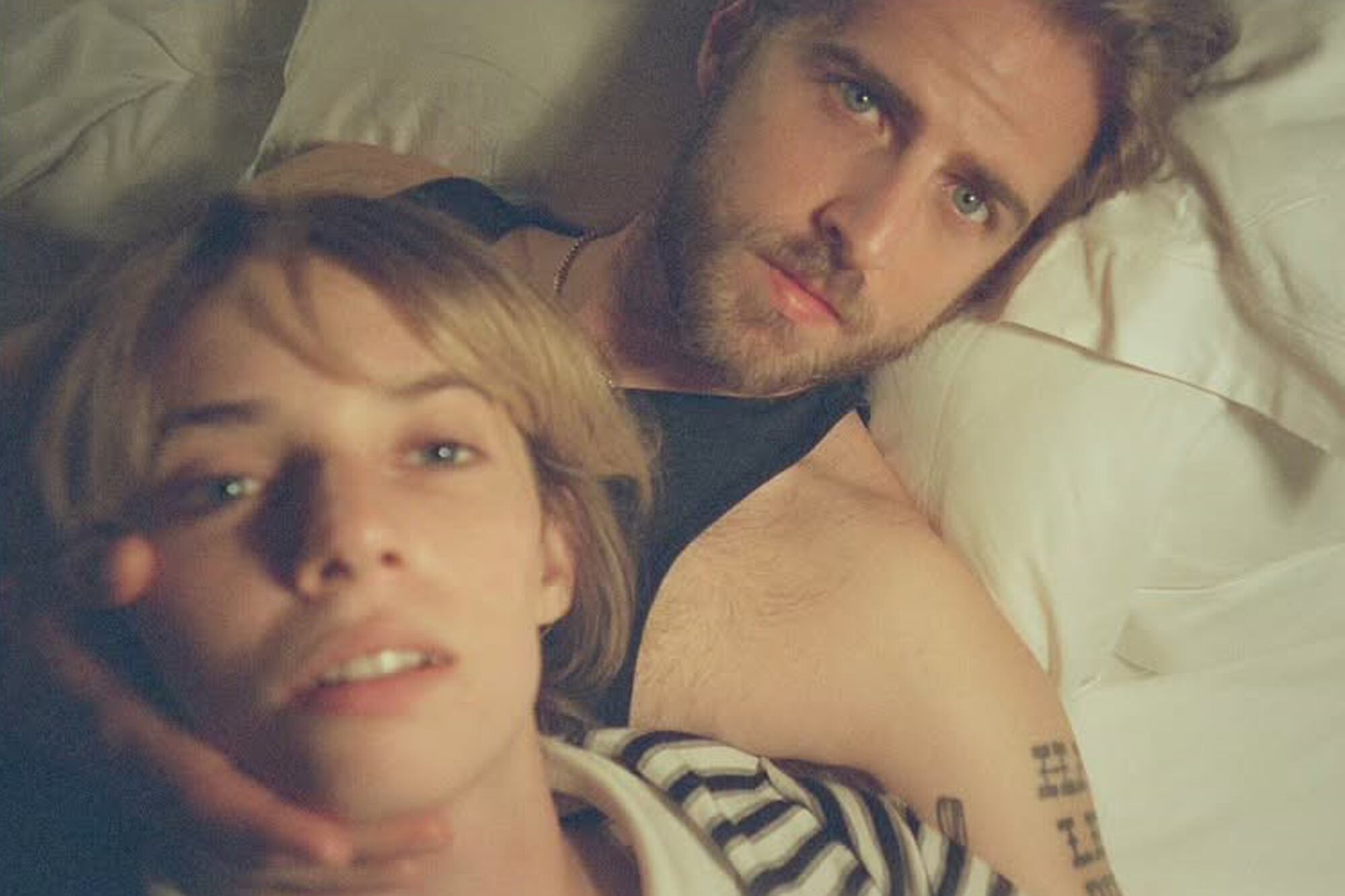 Maya Hawke y Christian Lee Hutson primero fueron amigos, luego de enamoraron