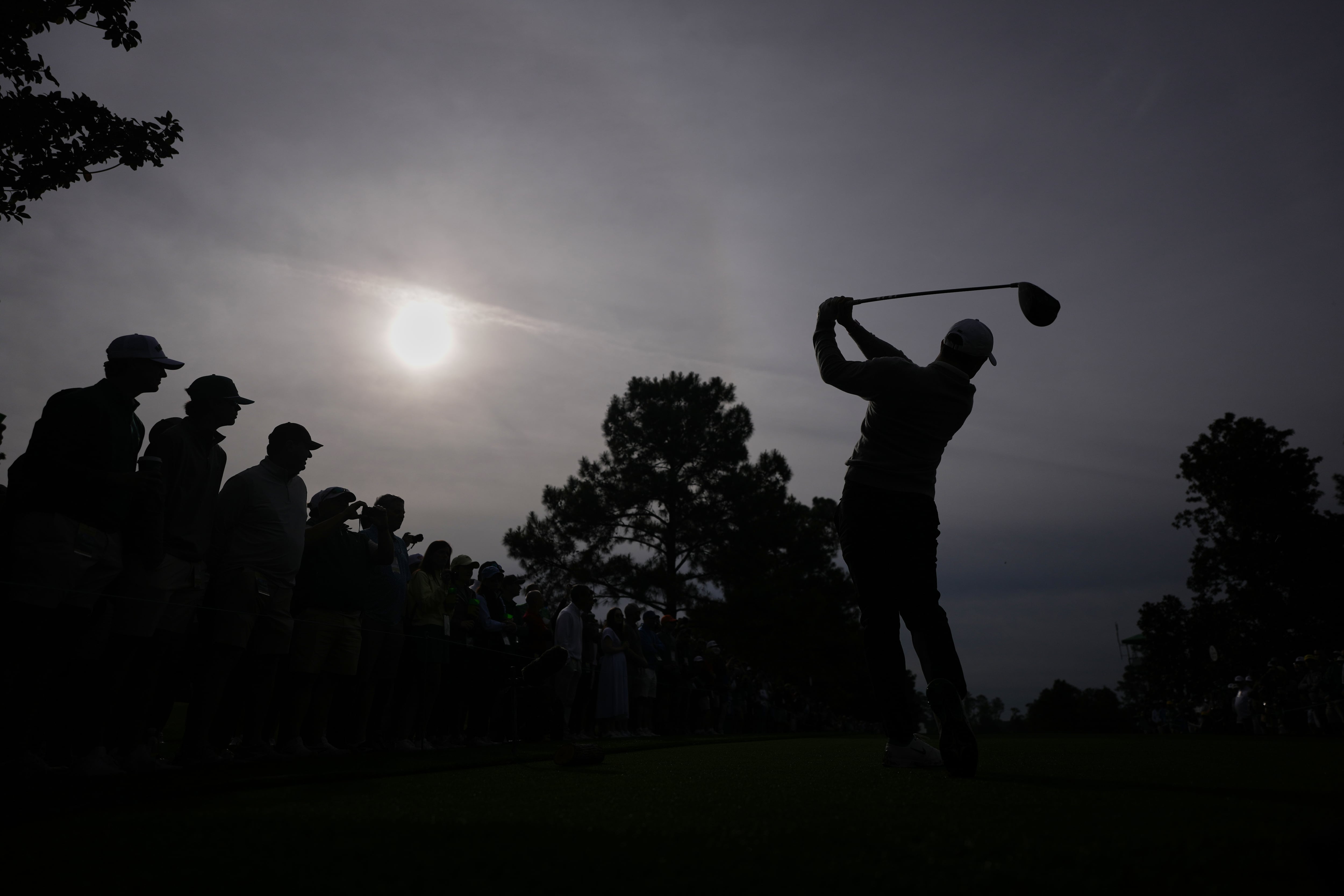O Augusta Masters terá seu terceiro dia, o último, antes de decidir o campeão.