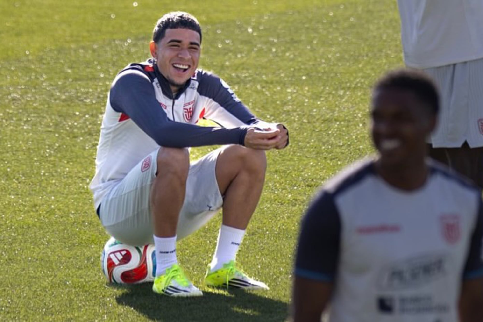 Kendry Páez tiene 18 años y es una de las grandes joyas de Ecuador; en el último semestre jugó en River