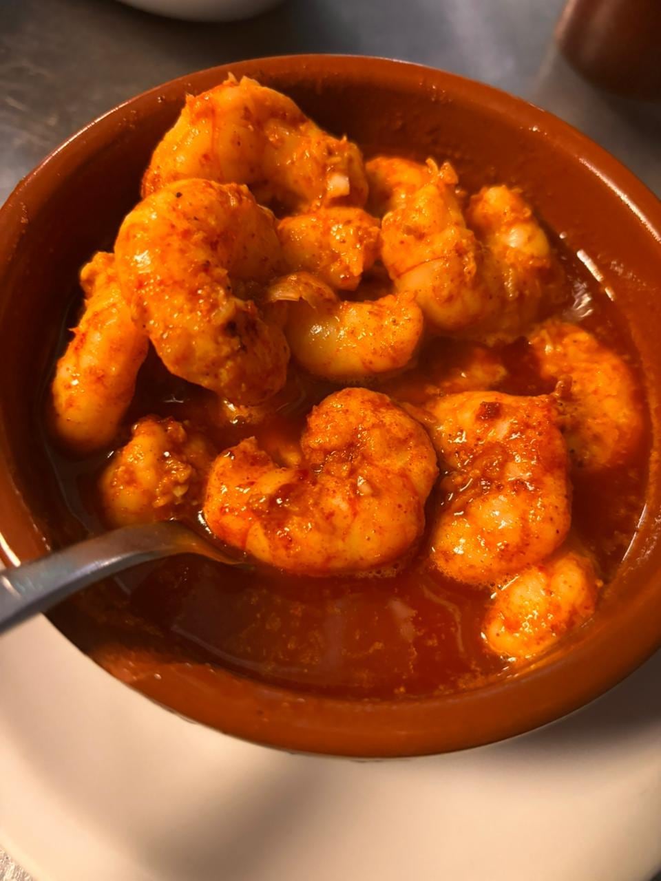Irresistibles gambas al ajillo, uno de los platos más pedidos