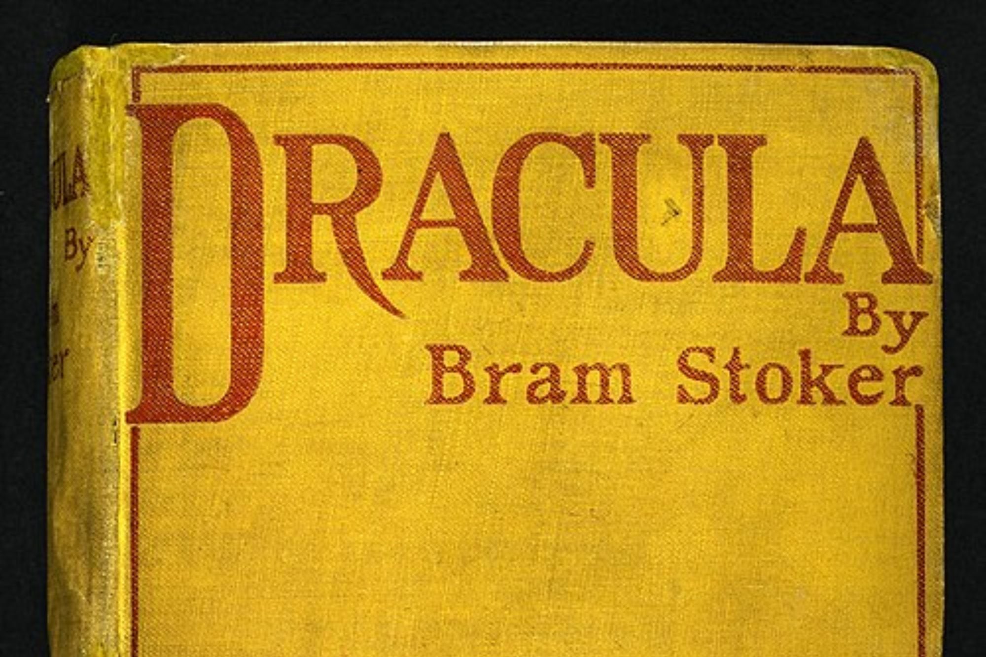 La novela Drácula, escrita por Bram Stoker y publicada en 1897, es la primera obra literaria con vampiros