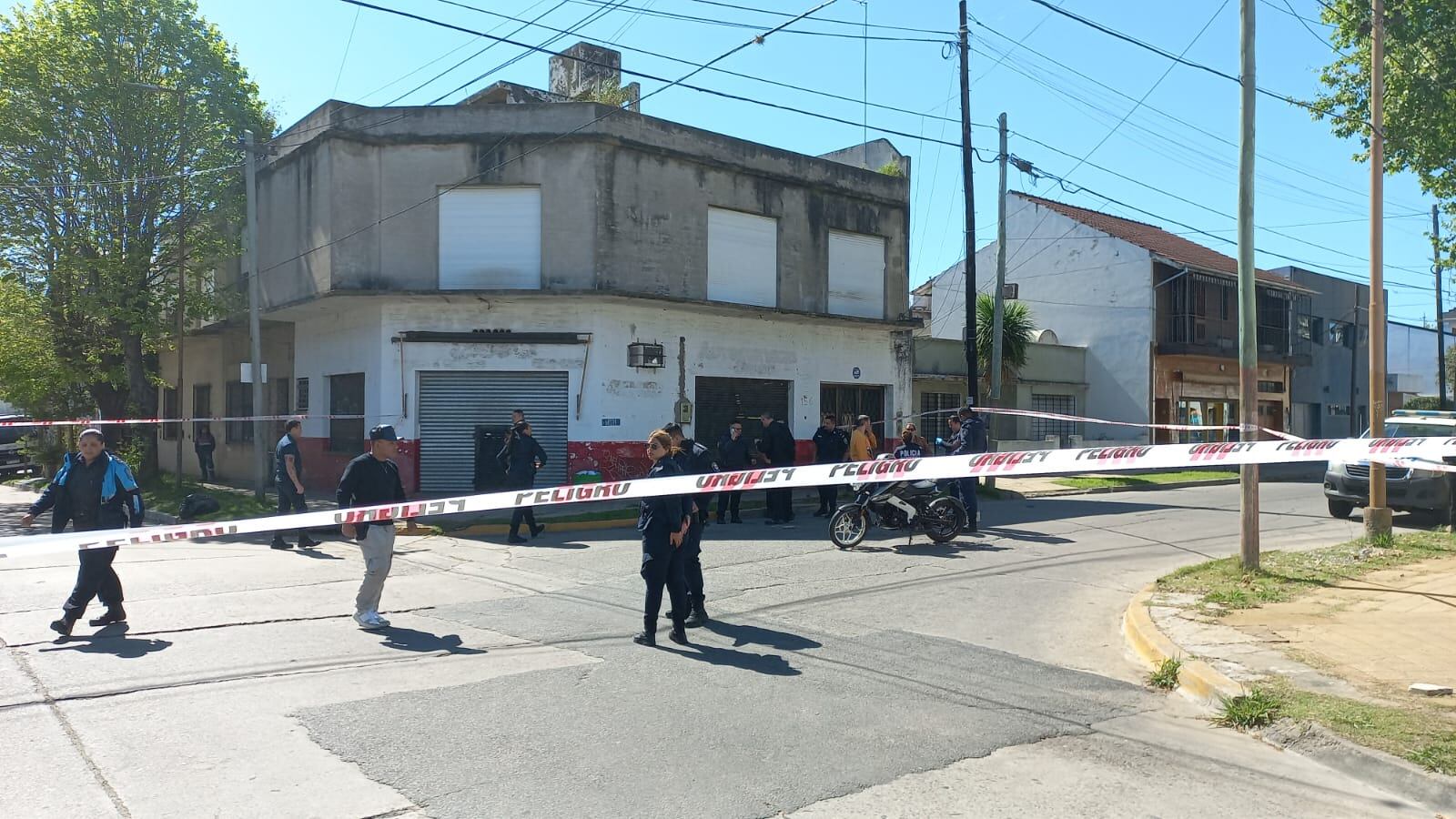 La esquina de Mitre y Castelli, en Quilmes centro, donde ocurrió el intento de robo y el tiroteo