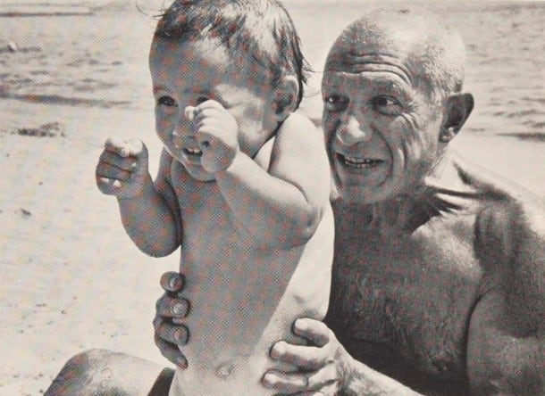 Picasso junto a Claude, el primer hijo que tuvo con Gilot (Foto: libro Mi vida con Picasso)