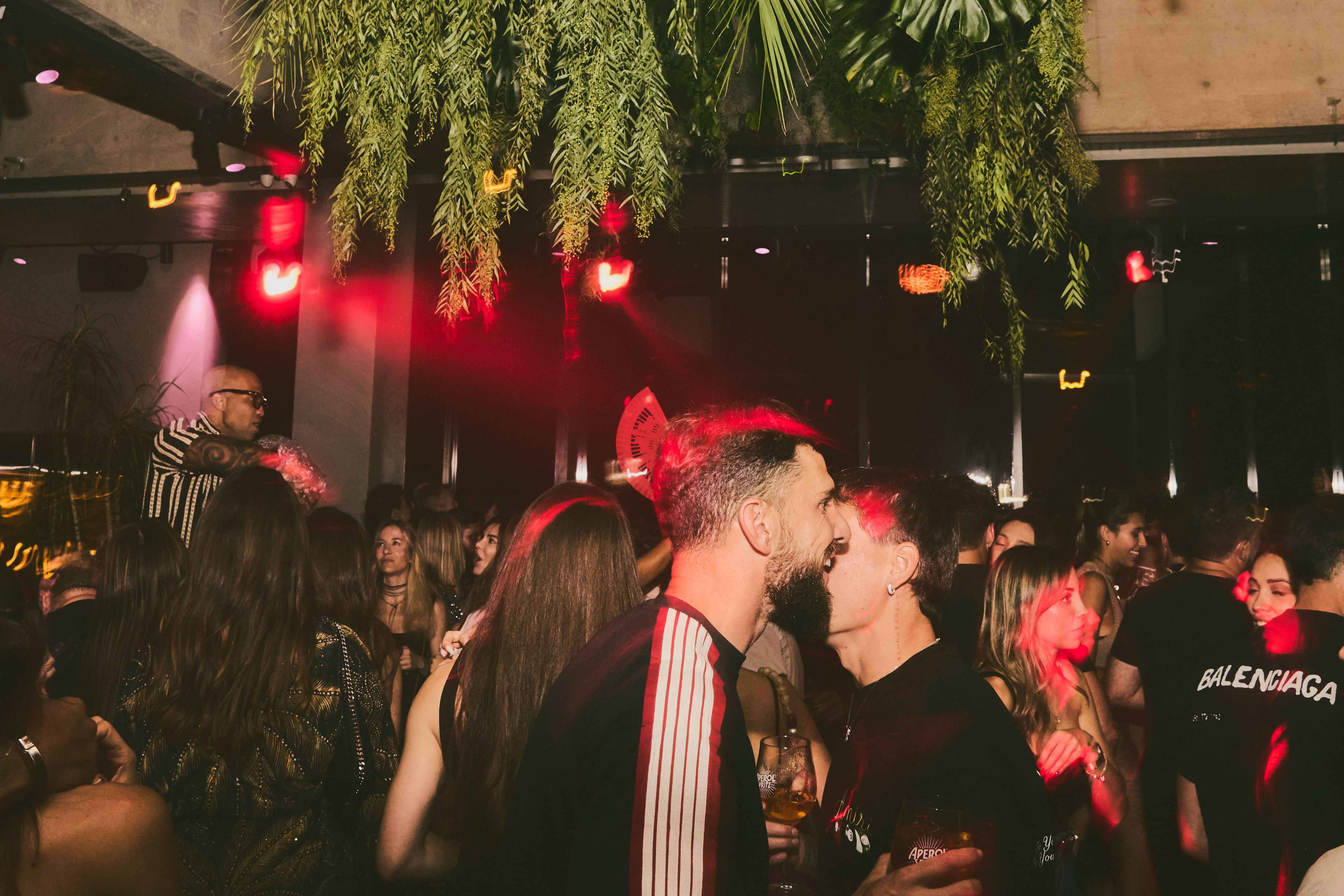 Una nueva edición de Nuit de Tribu en Sendero con una noche enfocada en el house y sus variantes más orgánicas, pensada para el baile y el encuentro