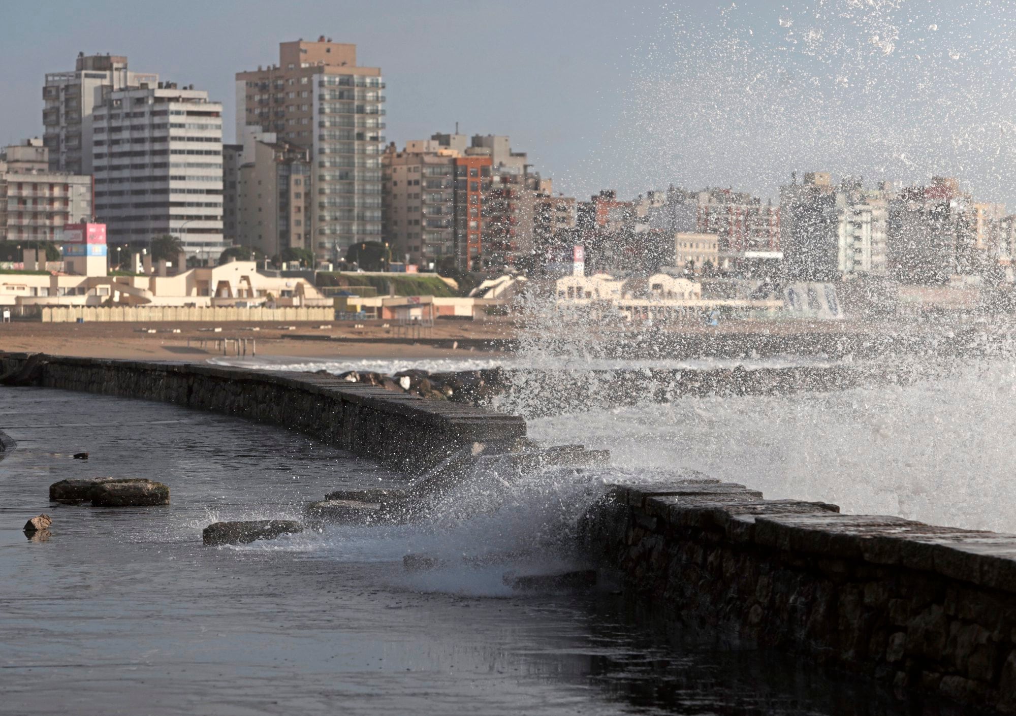 Olas, corrientes y bancos de arena: lo que todo bañista tiene que saber antes de entrar al agua