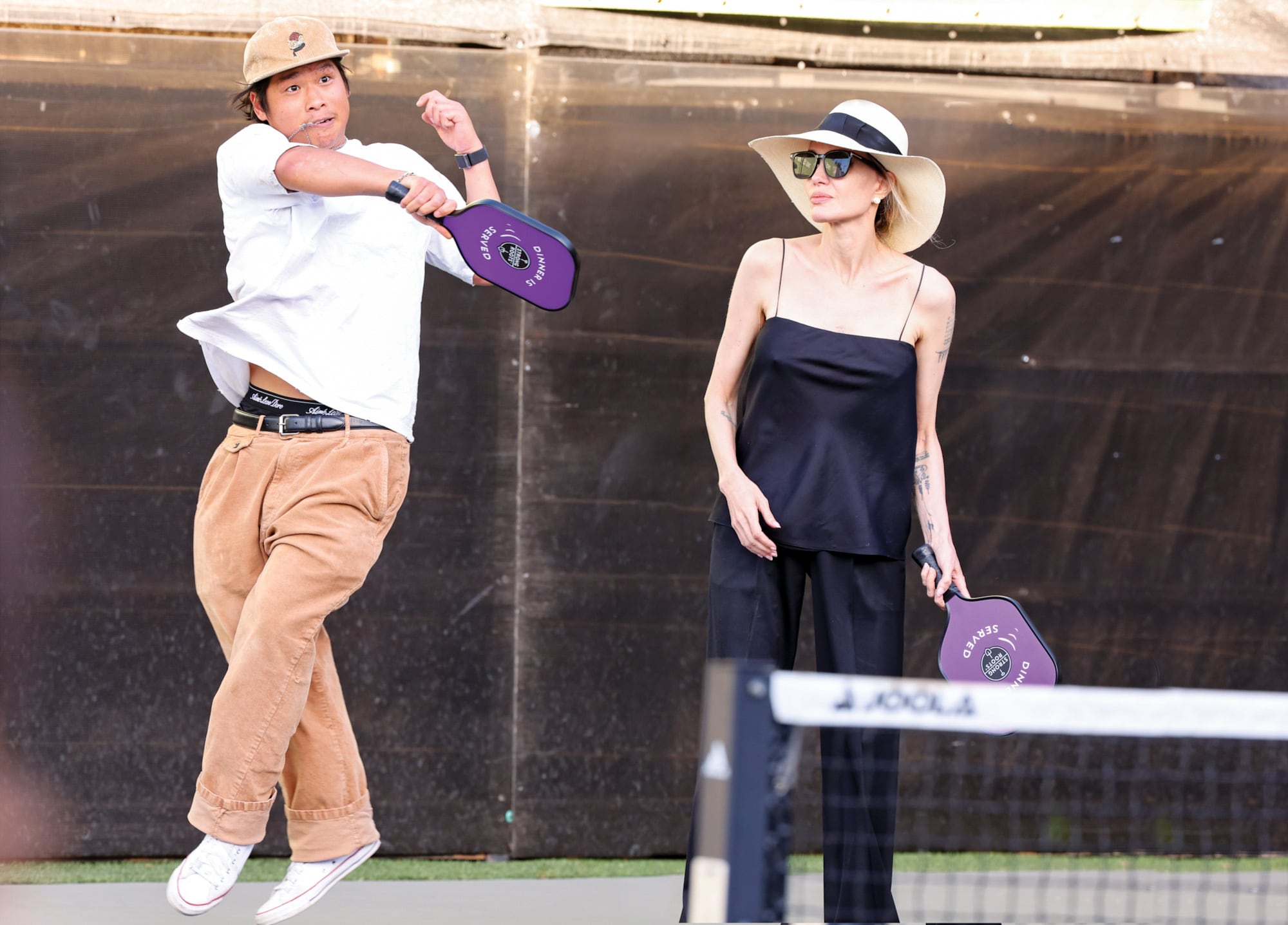 Pax Thien Jolie-Pitt y Angelina Jolie en el Support+Feed Pickleball Invitational and Game Night, en Los Angeles, el 6 de junio pasado