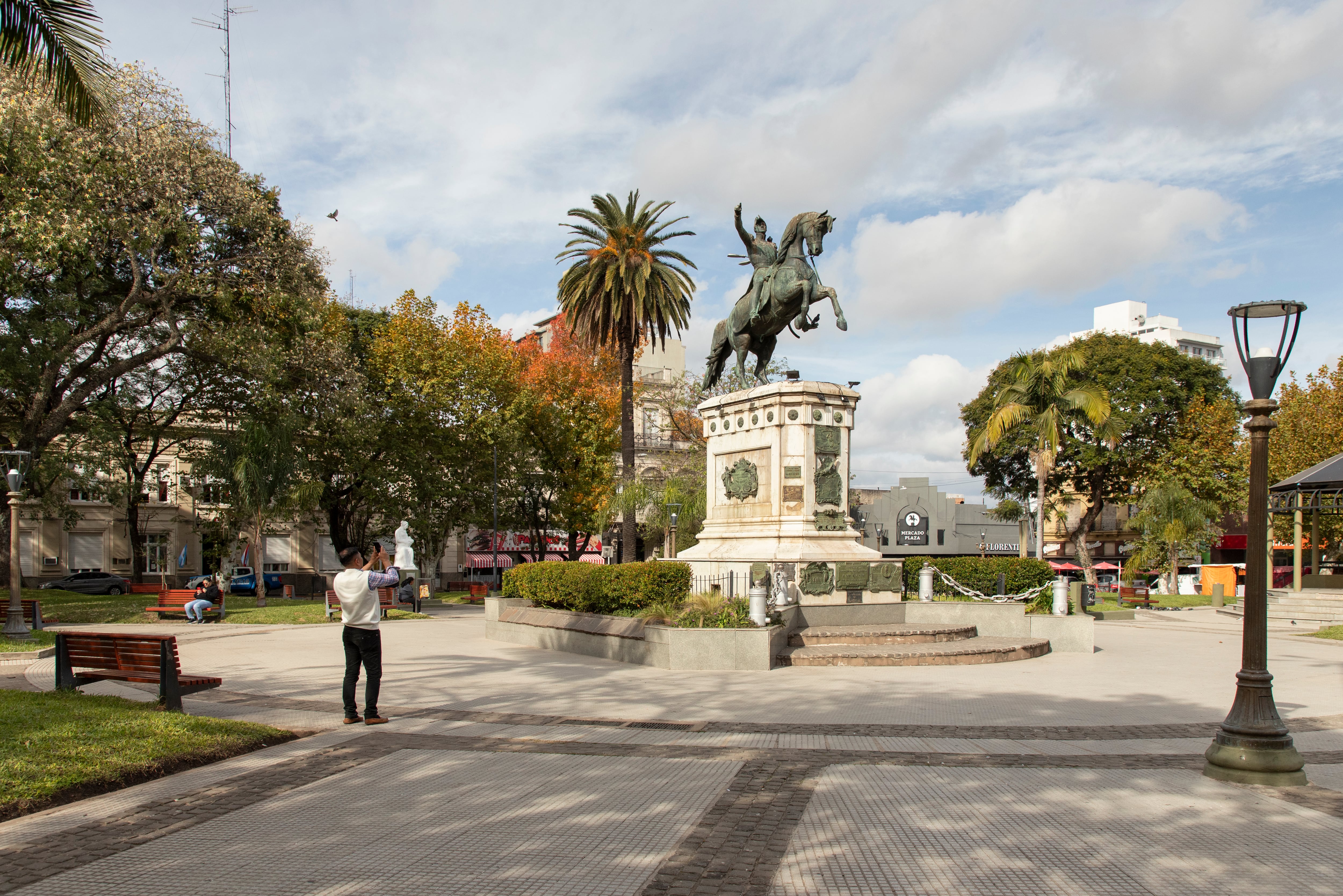 La plaza 25 de Mayo es la más importante de la ciudad.