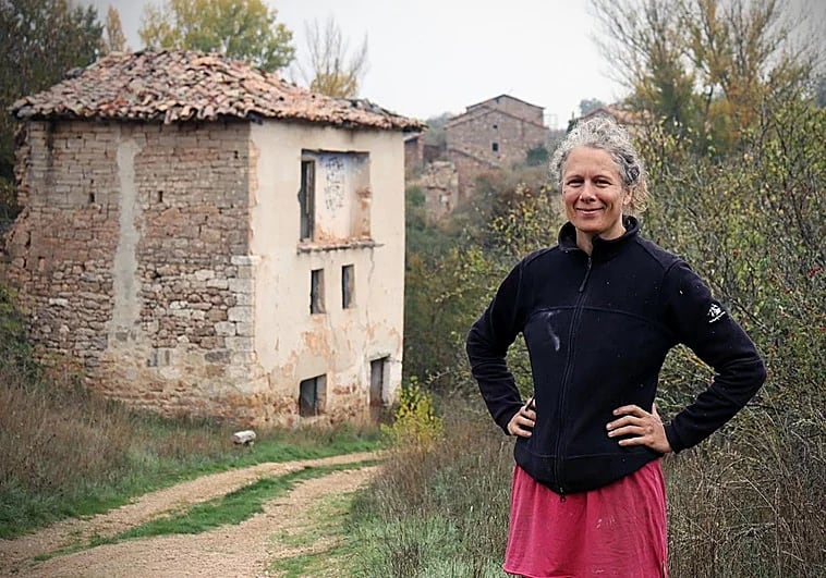 Una pareja compró un pueblo abandonado hace 50 años y lo reconvirtió de una forma impensada
