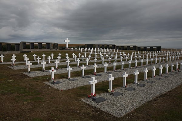 El cementerio de Darwin, donde descansan los restos de los soldados argentinos caídos en la guerra