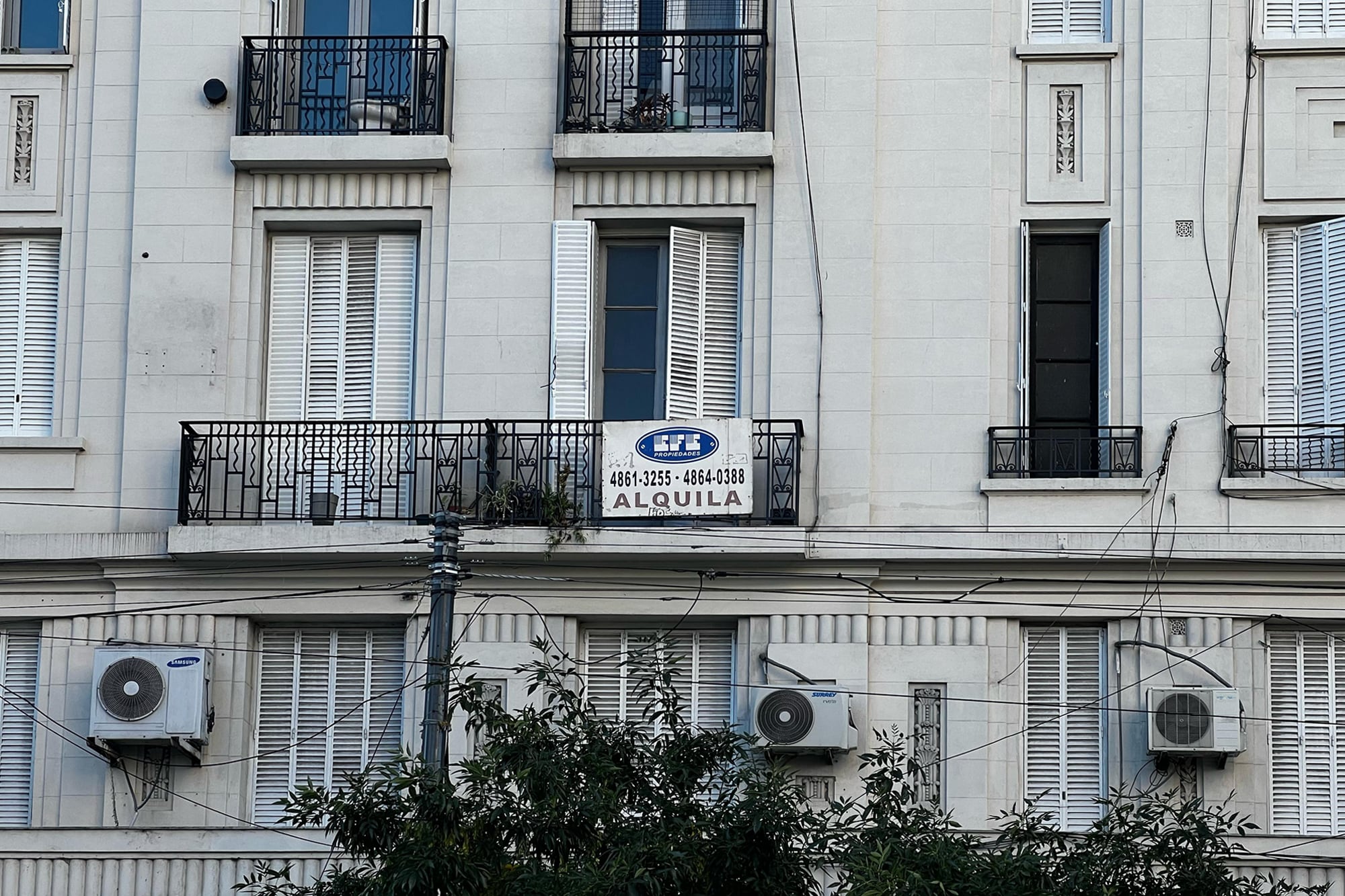 Seguro de caución vs. garantía propietaria: cuál es más barata en 2026