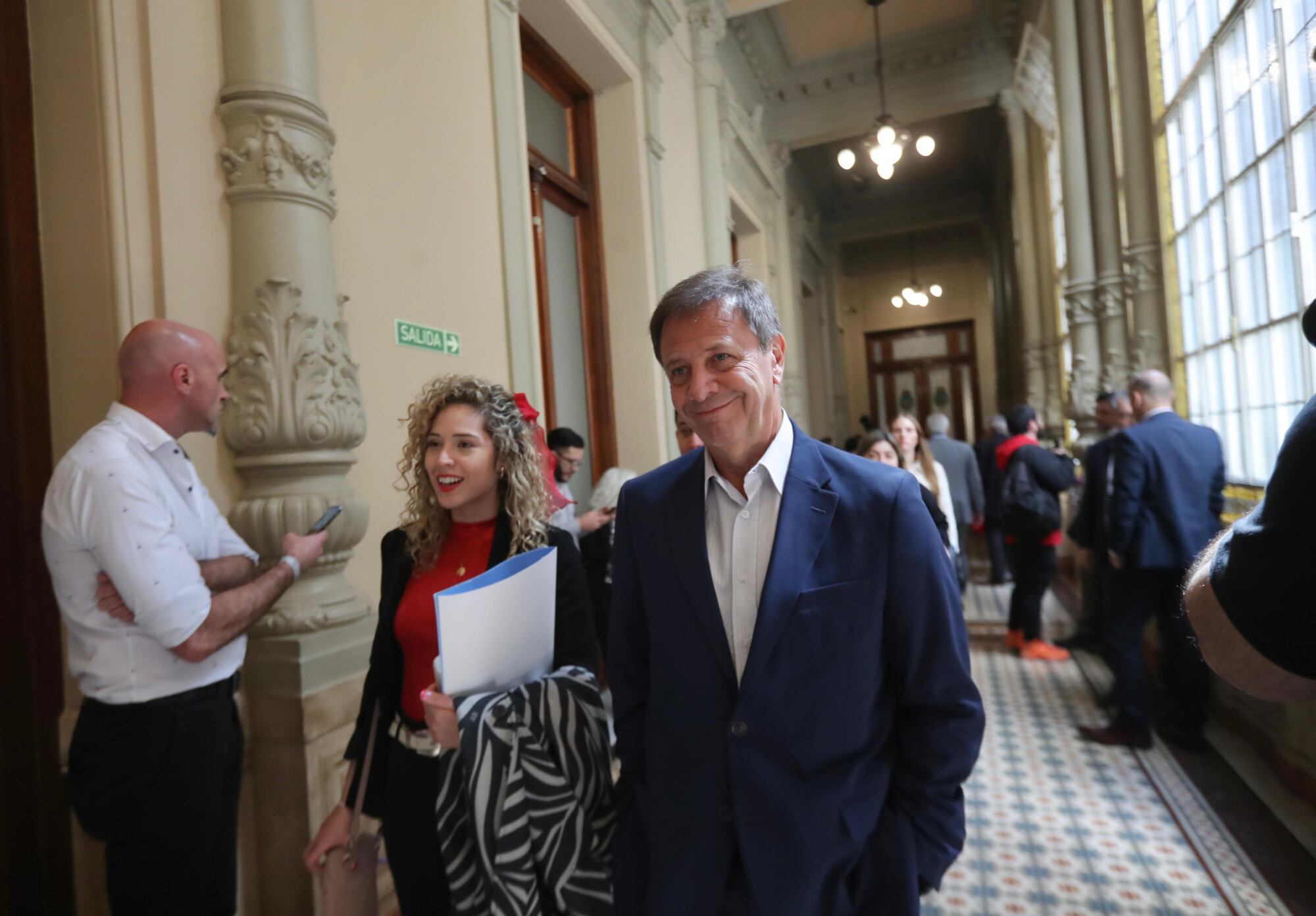 La diputada Lourdes Arrieta podría votar en contra del veto y el jefe del MID, Oscar Zago, se ausentará debido a un viaje