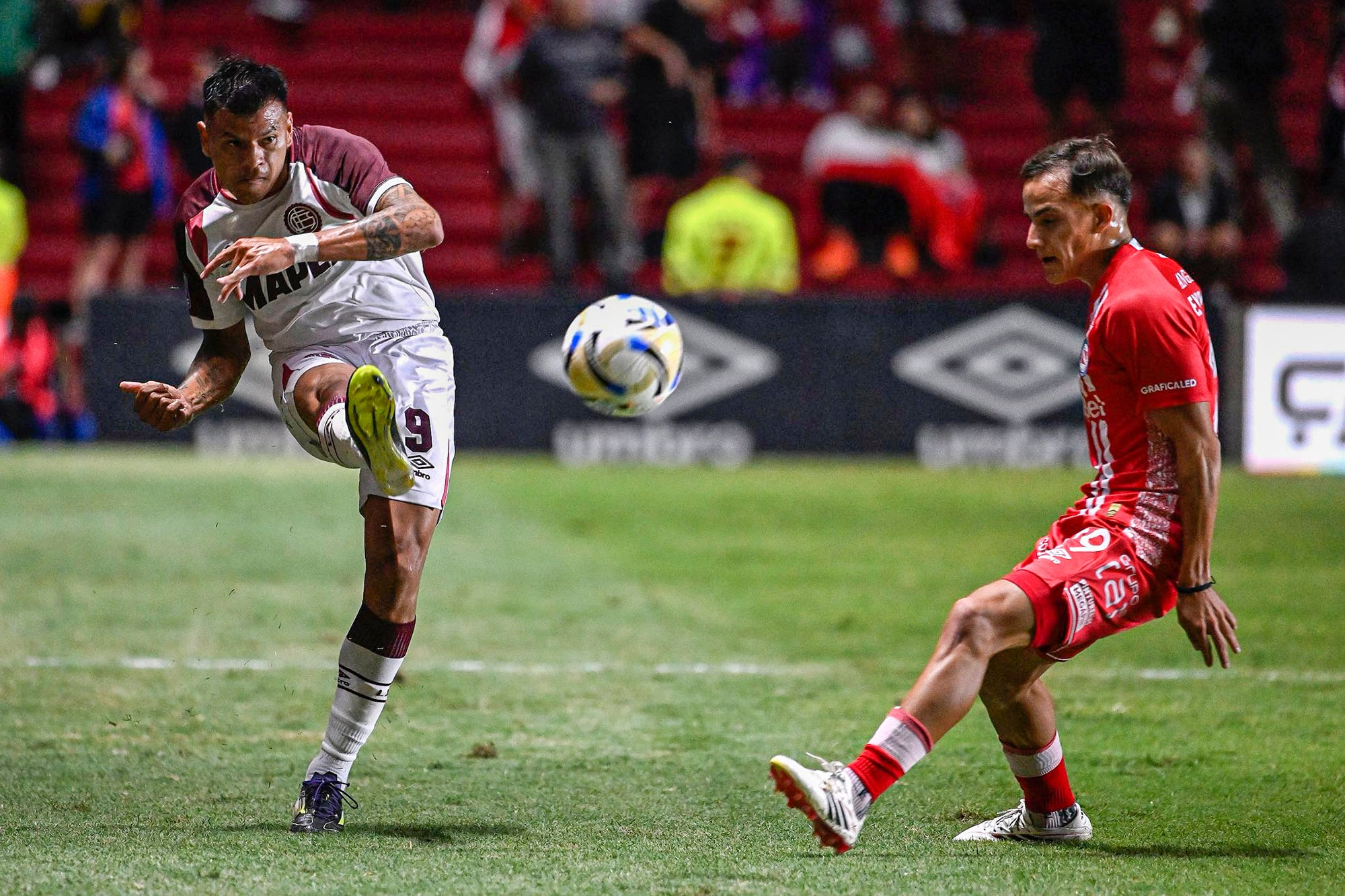 Argentinos Juniors y Lanús se verán las caras en el estadio Diego Armando Maradona este sábado