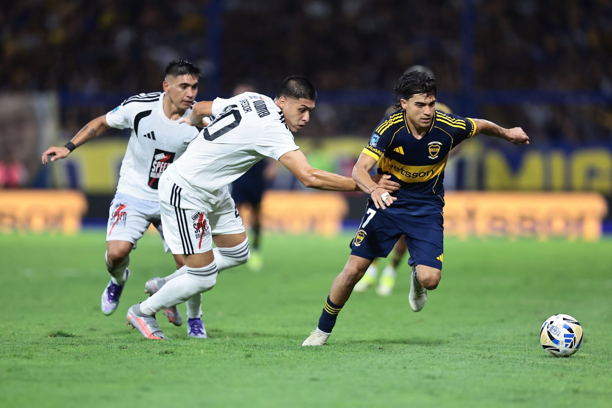 Zeballos nunca dejó de intentar, pero le faltó claridad en ataque