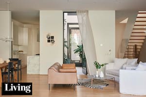 Una casa con luz natural y vistas al cielo en cada uno de sus ambientes