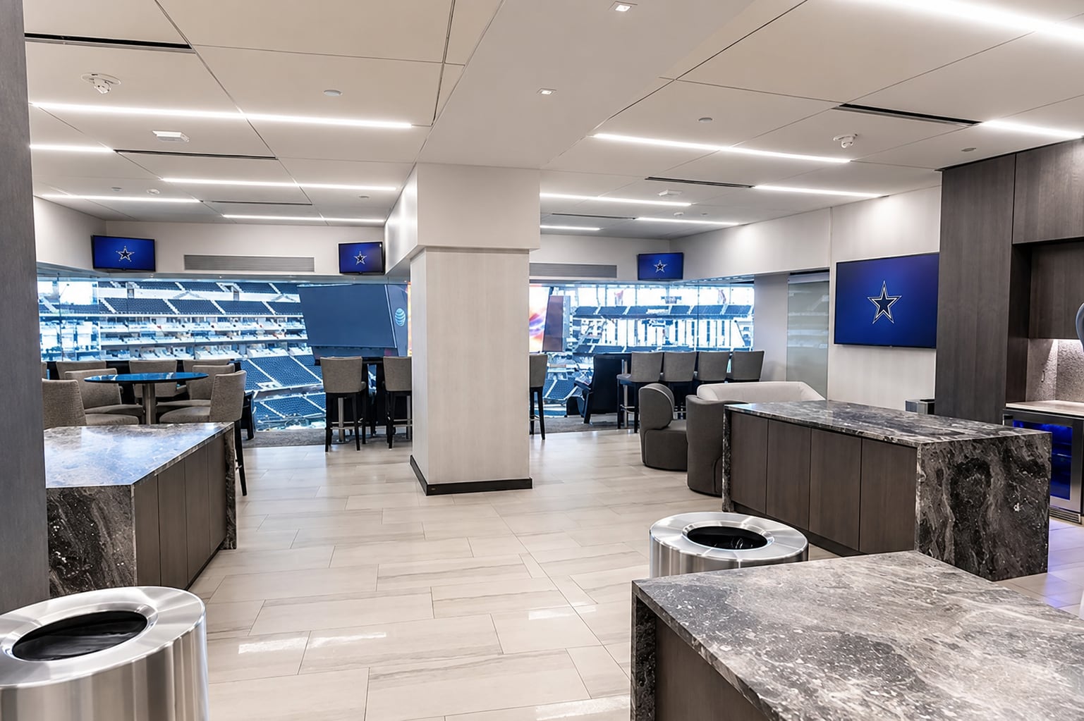 Una de las suites del AT&T Stadium, un sector VIP con todas las comodidades para disfrutar del partido