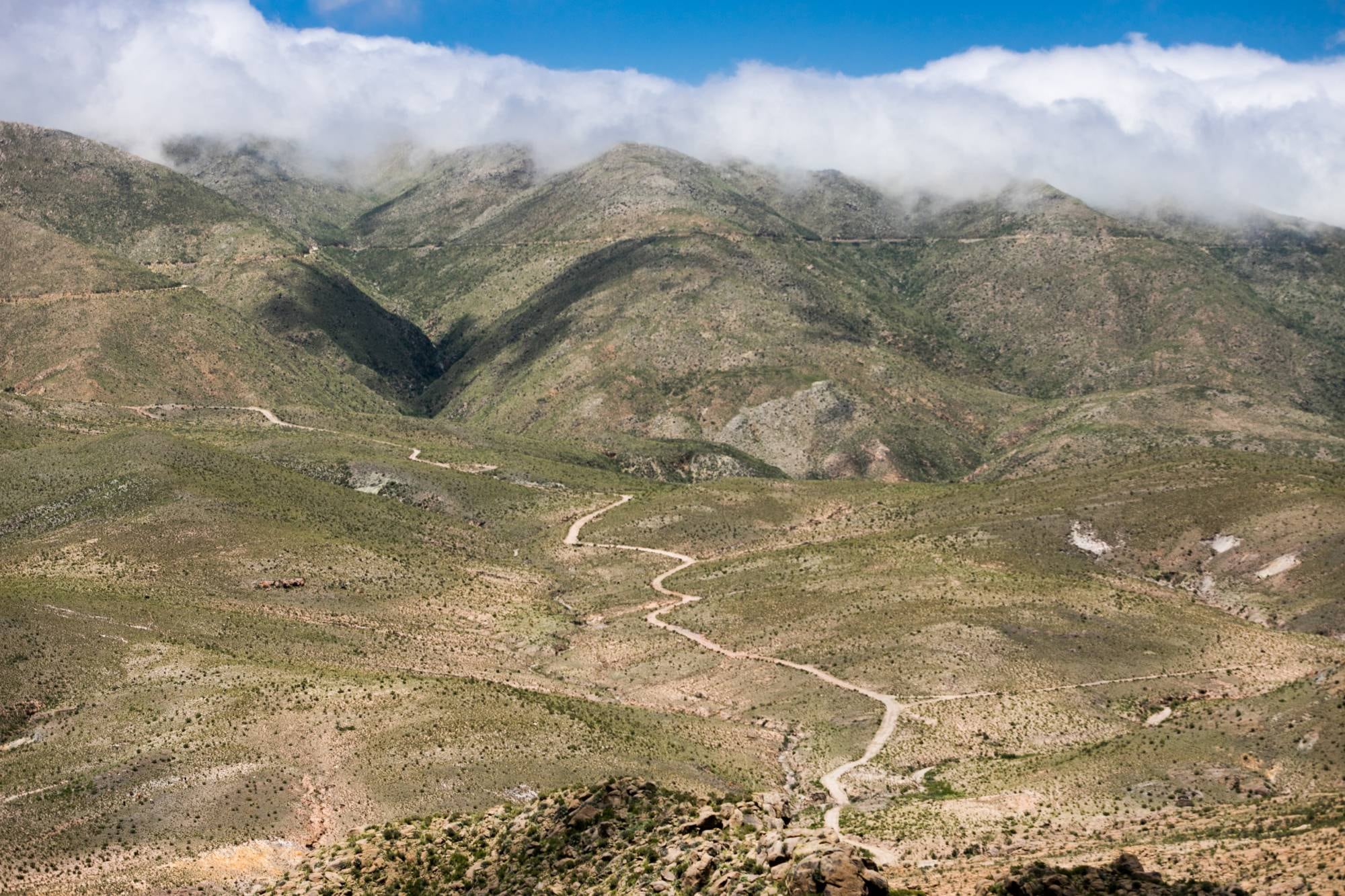 La cuesta Minas Capillitas, al norte de Andalgalá, es la más larga de Sudamérica.