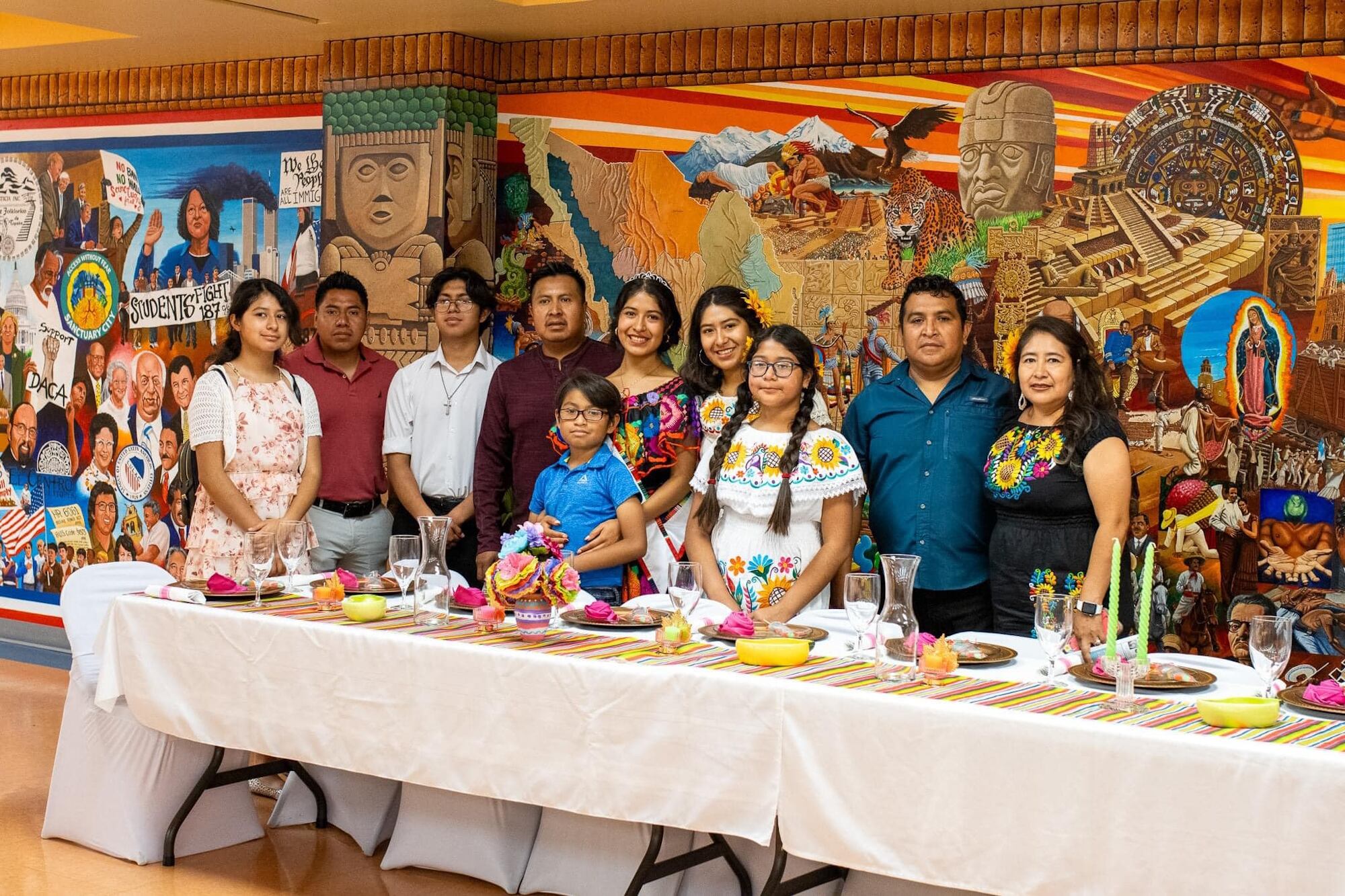 La comunidad de migrantes mexicanos organiza festivales anuales en el vecindario de Oakland