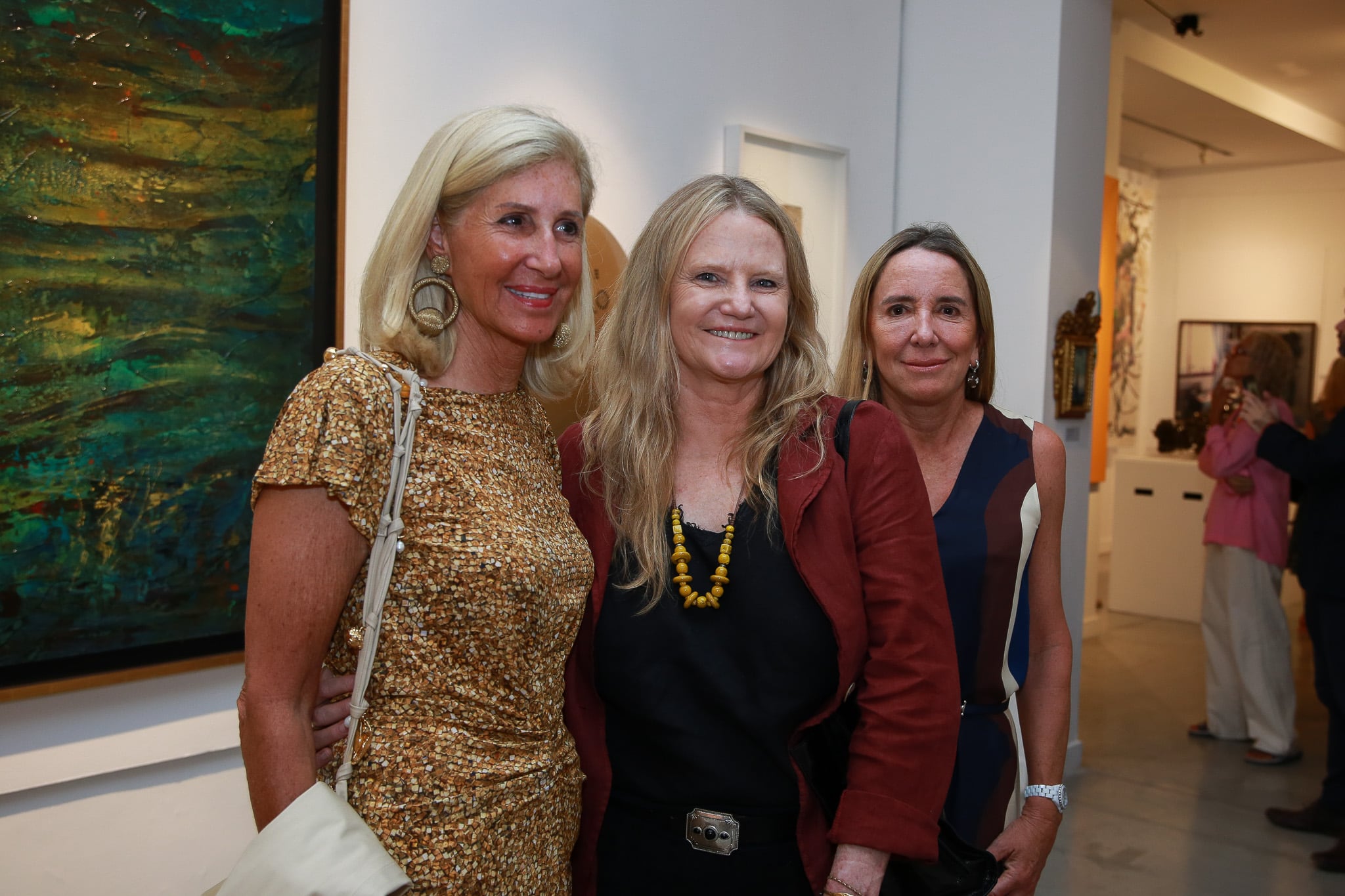 Erica y Mary Roberts, junto a Verónica Zoani de Nutting