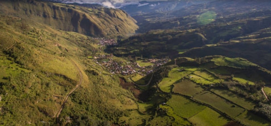 El ecosistema selvático de la Amazonia peruana provoca que los vientos cruzados y cambiantes representen un peligro para la aviación (Foto: Getty Images)