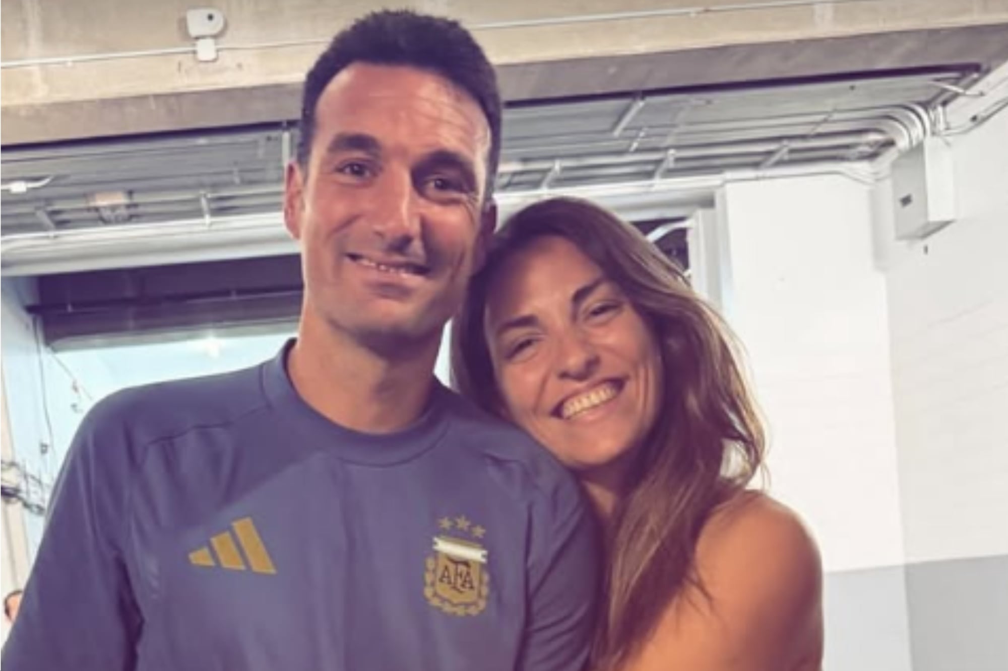 Habló la hermana de Scaloni y el DT dejó una divertida frase sobre su llegada a Pujato: “Se me va a llenar el pueblo de gente”