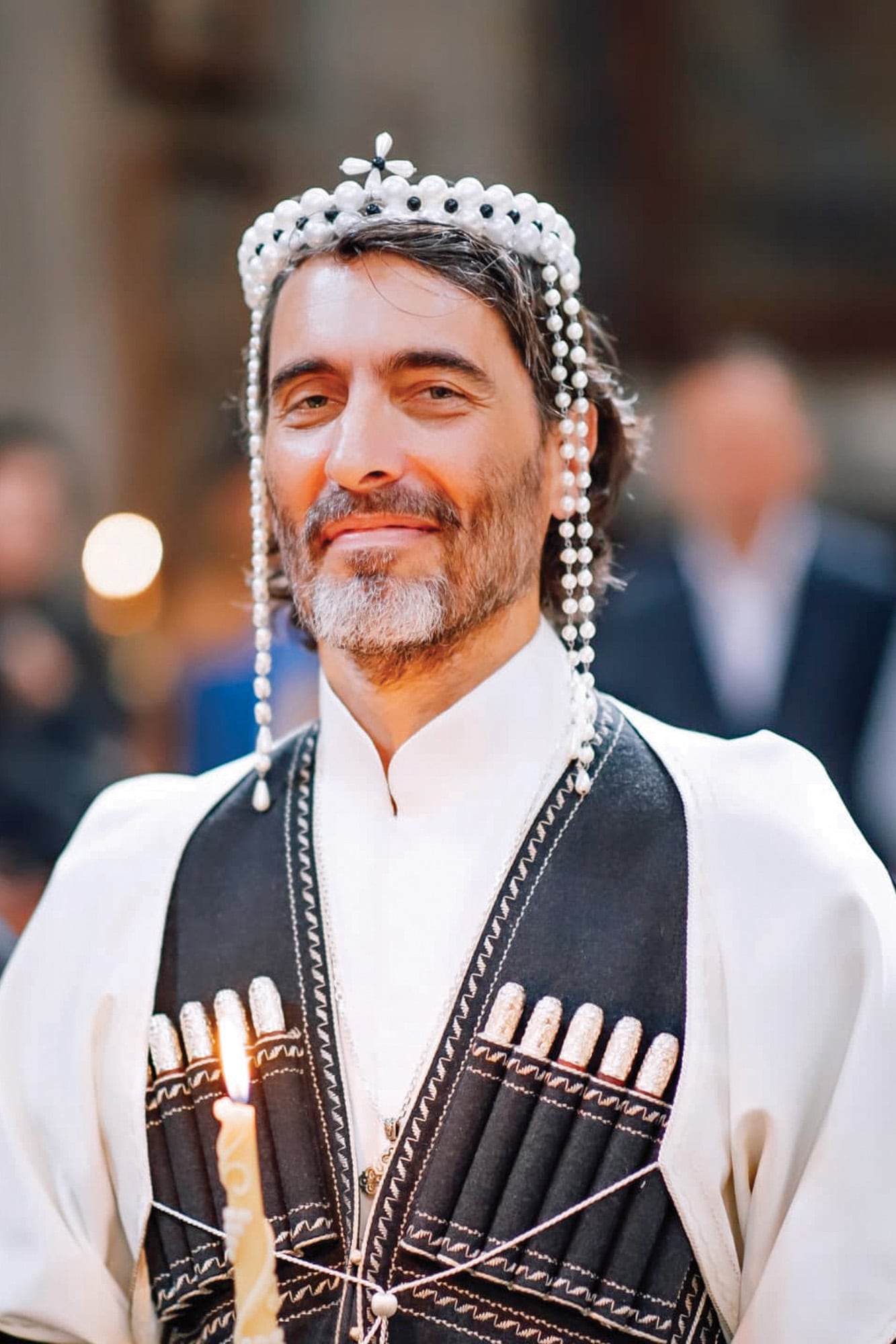 Carlo, al igual que Mariam, fue coronado en la ceremonia religiosa cargada de emociones y marcada por la ausencia de la mamá del novio, Sophia Loren