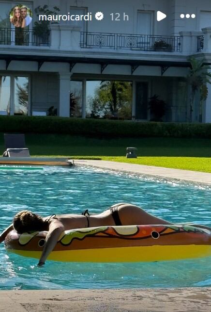 La foto de la polémica: la China Suárez posada sobre un inflable con forma de hamburguesa