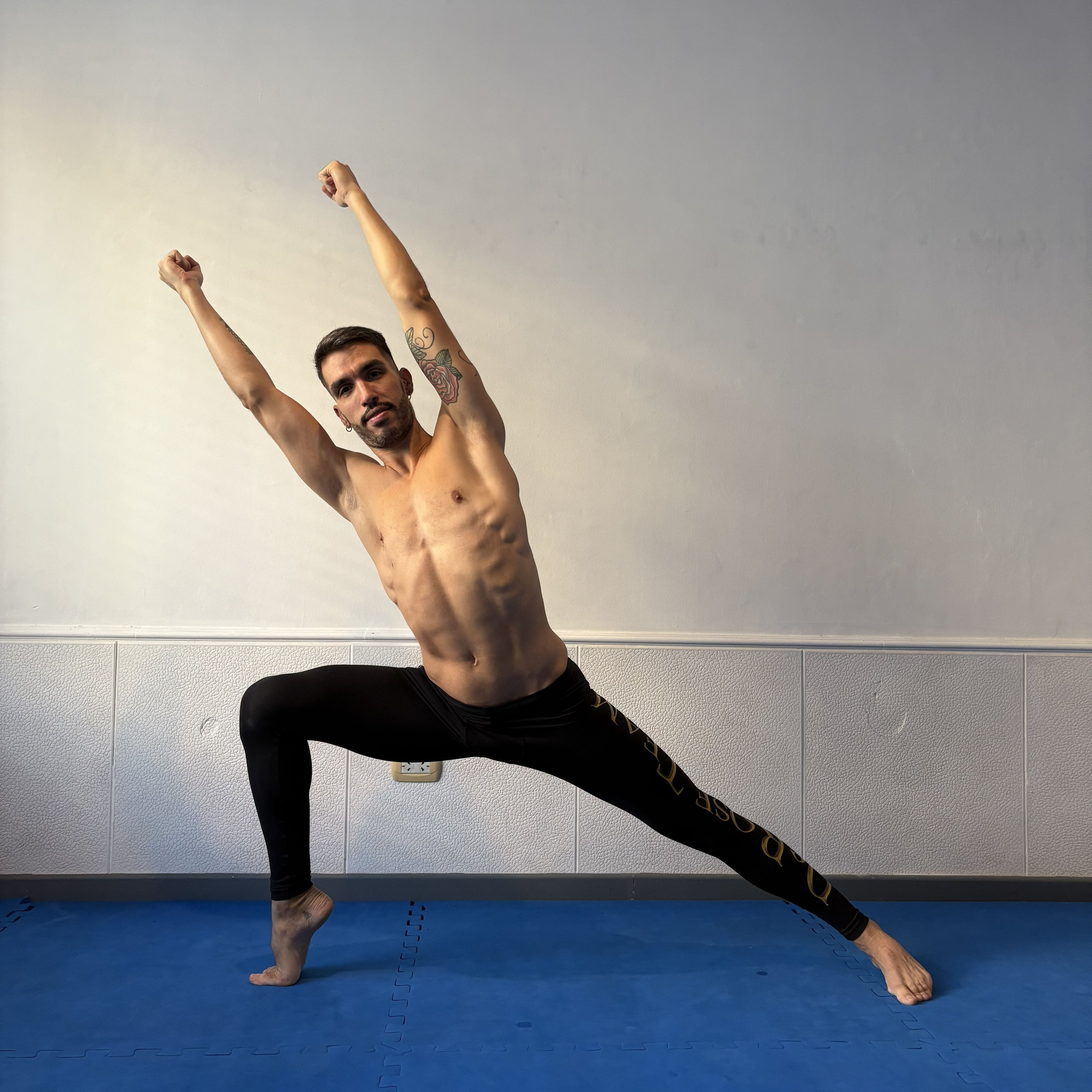 Troentle también es instructor de Yoga del método DeRose