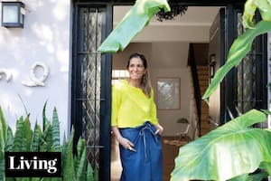 La ceramista Cecilia Nigro renovó su casa de 1942 y le agregó un divino taller de vidrio repartido
