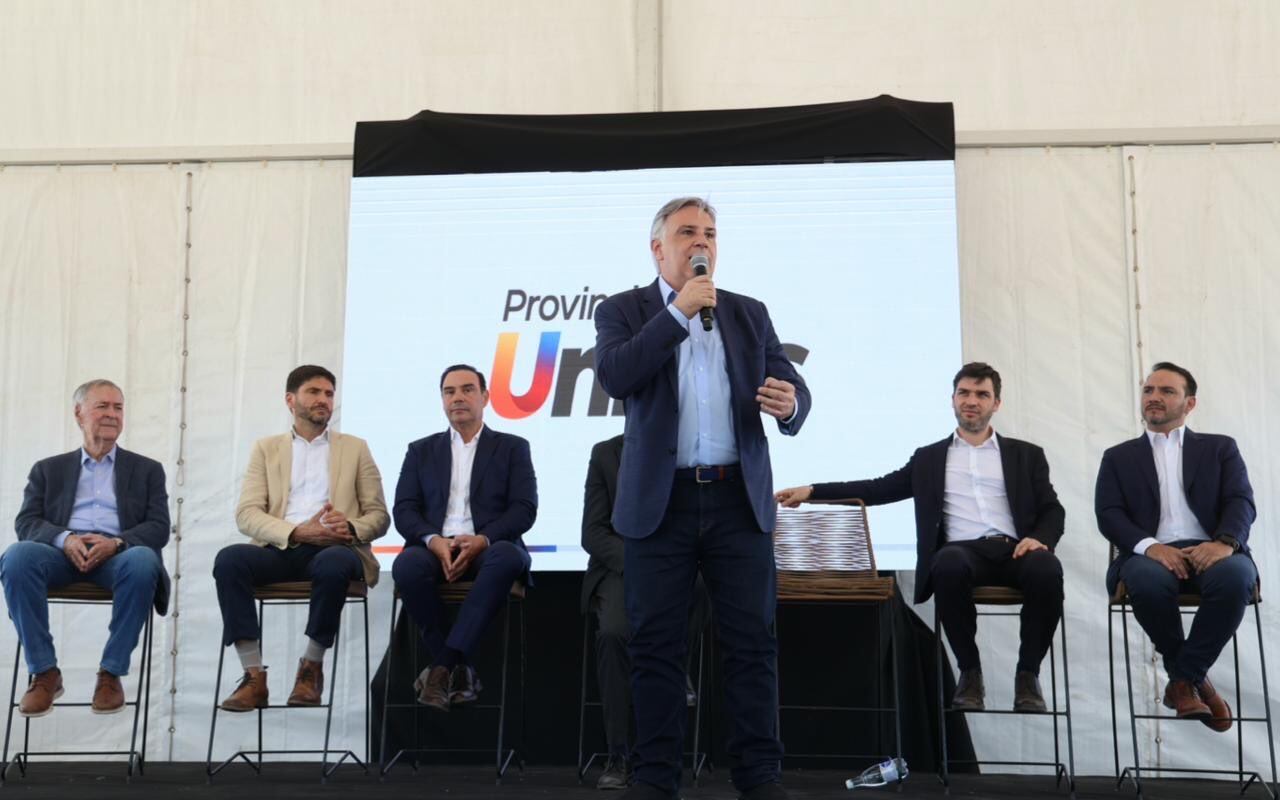 Martín Llaryora lanzó críticas contra el centralismo de Buenos Aires durante el encuentro de Provincias Unidas en Jujuy