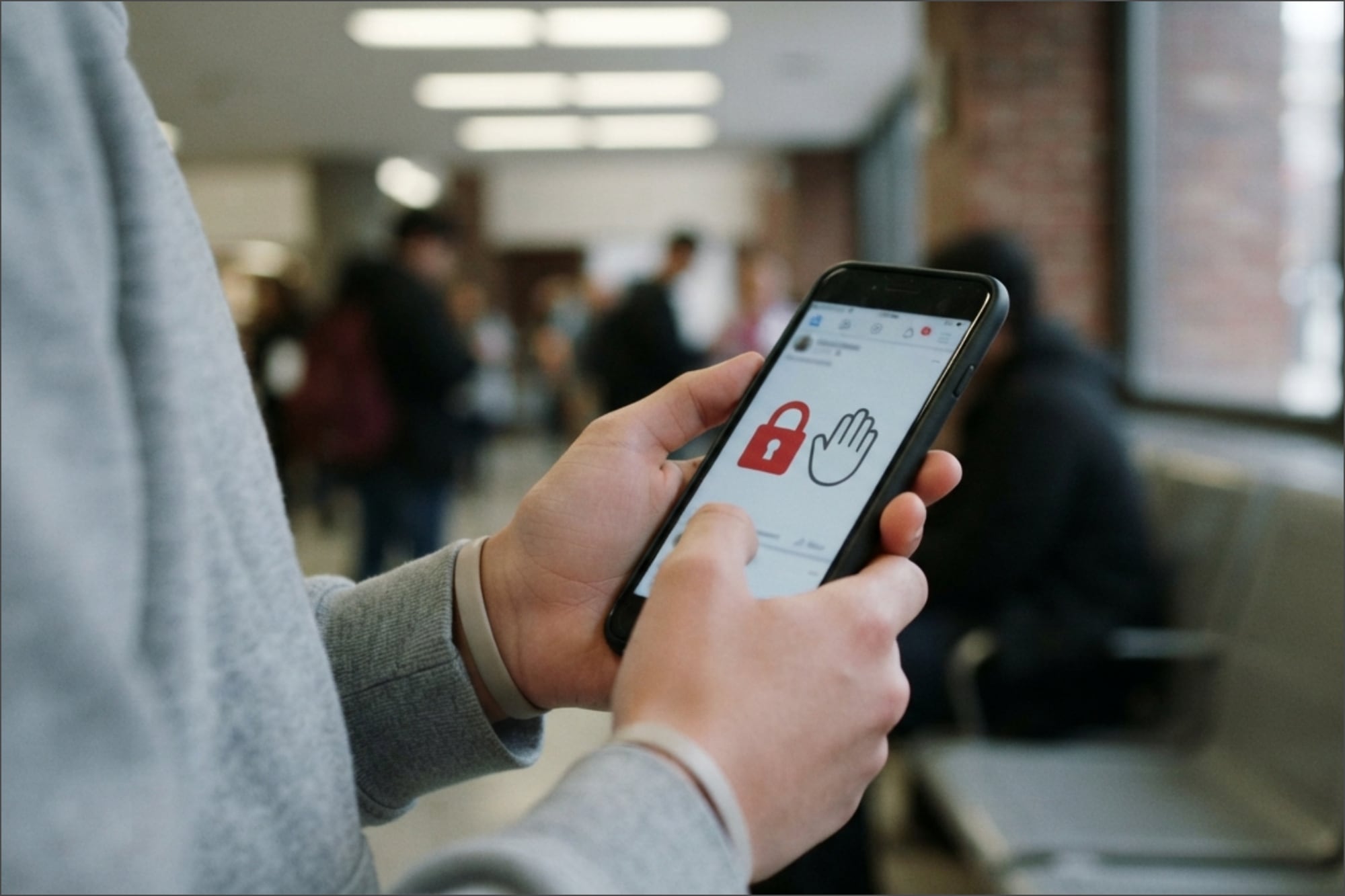 Nueva York restringe las redes sociales para menores de 18 años: así se aplicará la ley SAFE for Kids