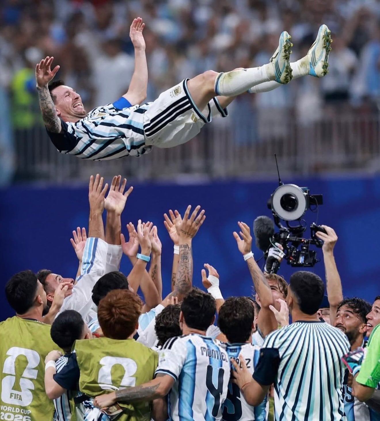 El festejo de Messi tras la victoria frente a Egipto