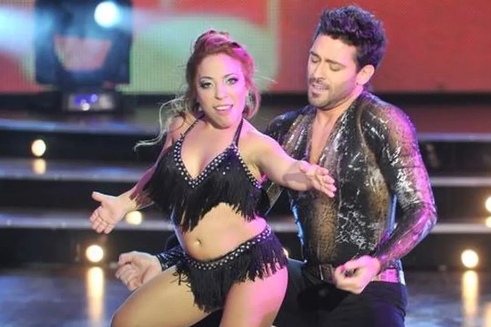 Noelia Pompa en la pista del Bailando junto a Hernán Piquín