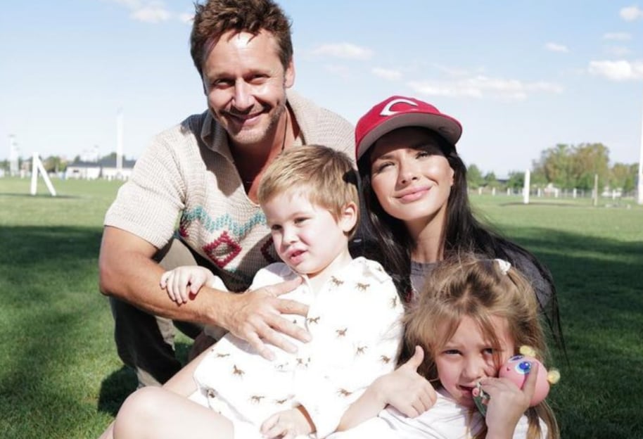 Amancio y Magnolia, los dos hijos de Vicuña y Suárez, se instalaron en Estambul con su madre, su pareja Mauro Icardi y su hermana Rufina (Foto: Instagram @sangrejaponesa)