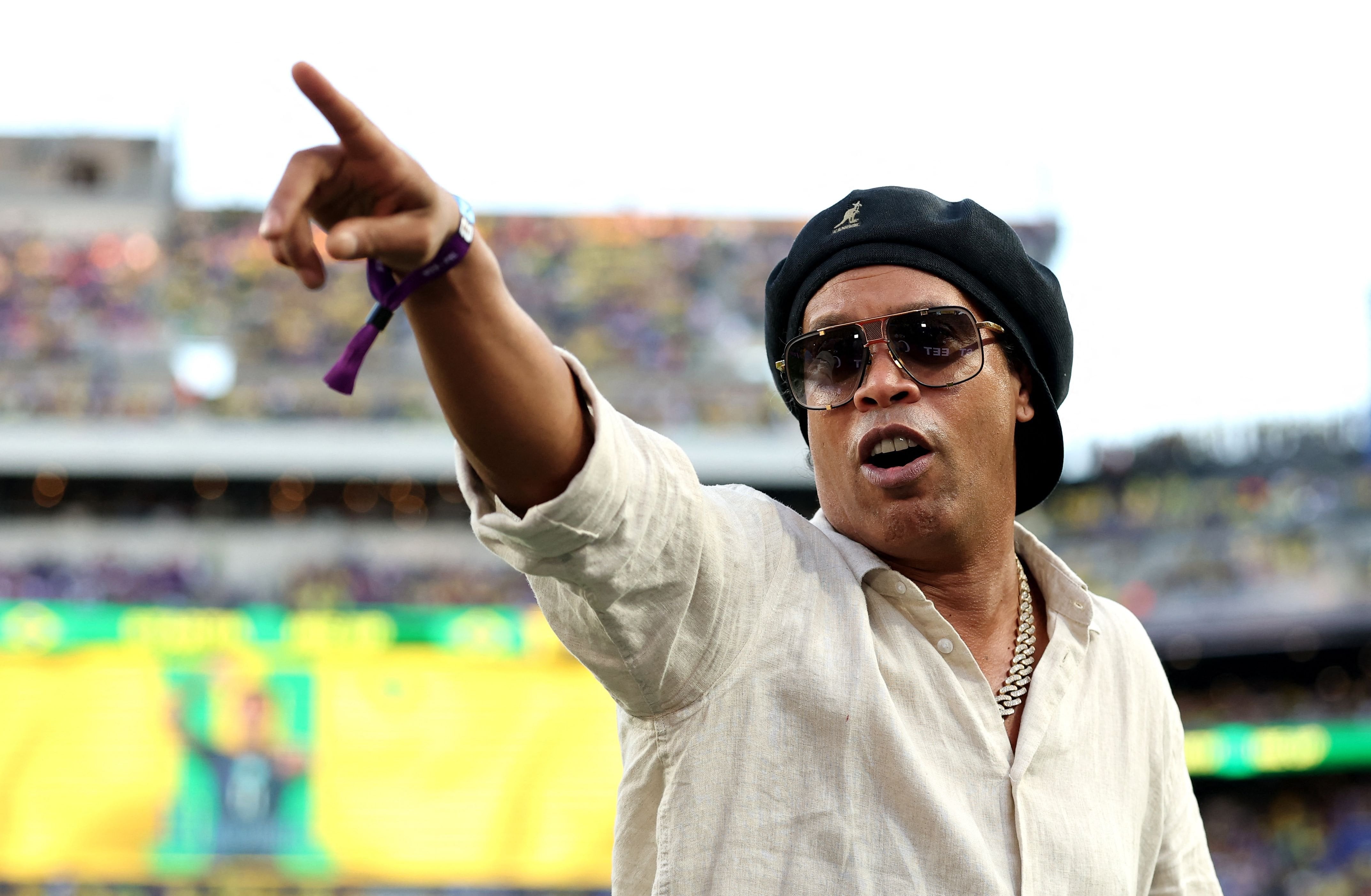 Ronaldinho presente para ver a Brasil ante Haití
