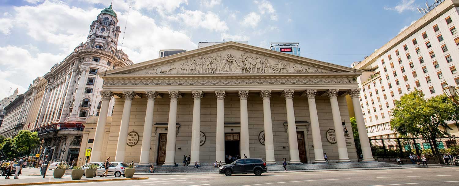 La Catedral con sus 12 columnas