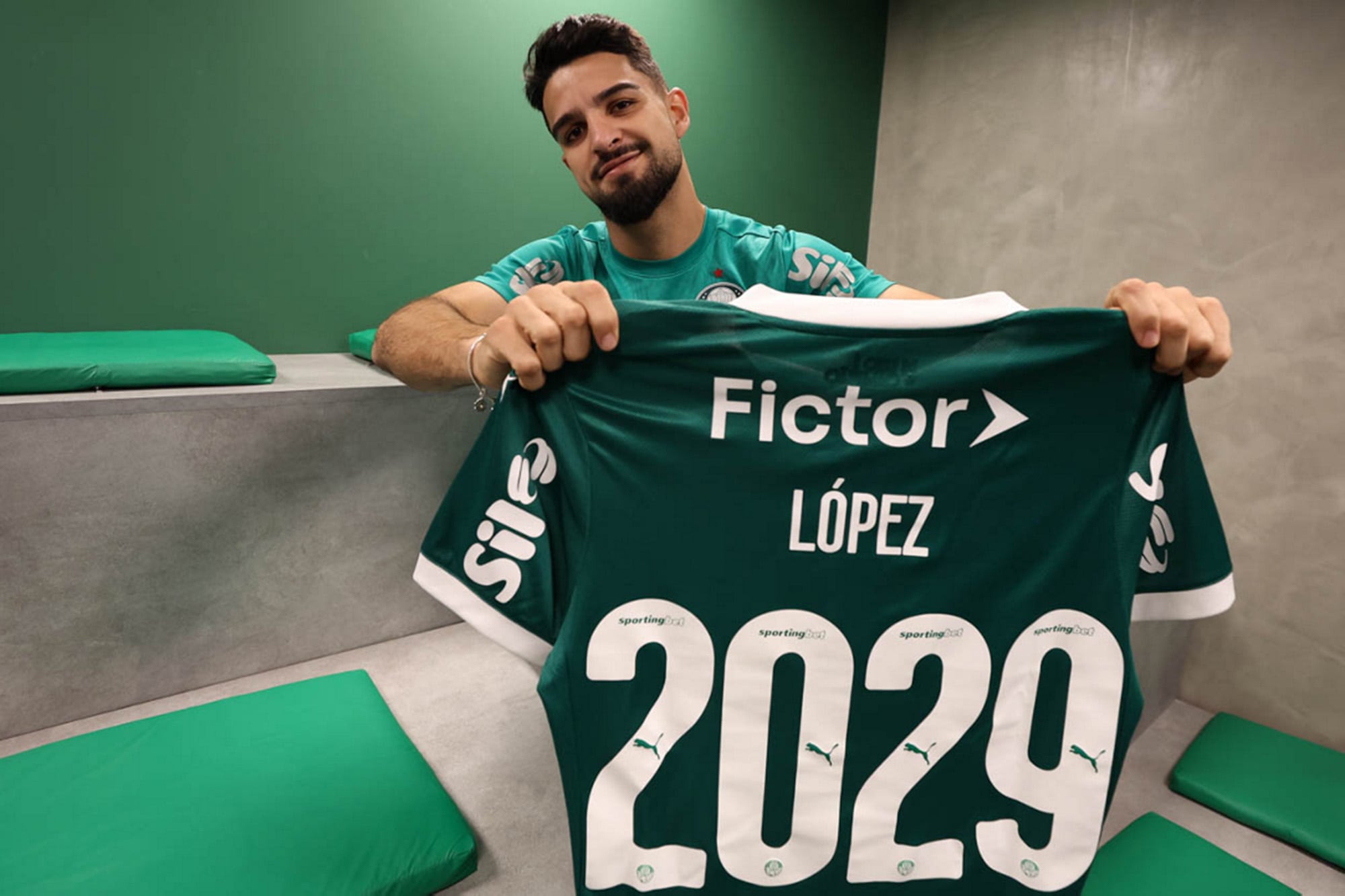 Pese a que Palmeiras renovó el contrato hasta 2019, su destino europeo podría rubricarse después del Mundial