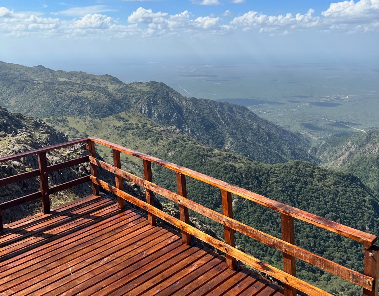 El deck sobre la quebrada de los cóndores, un mirador único de estas aves andinas