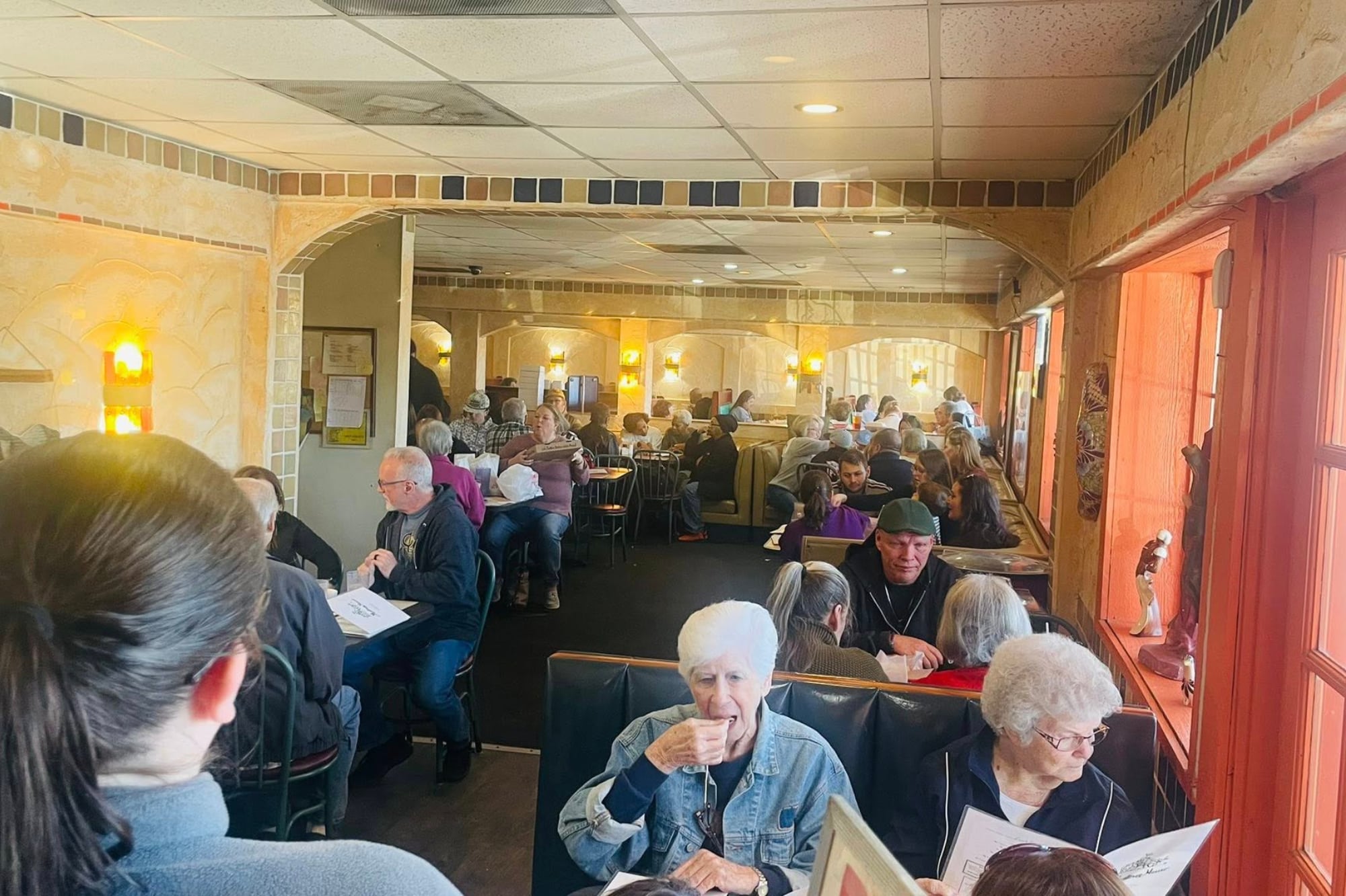 Adiós a un icónico restaurante latino de Texas: Monterey House cierra después de 62 años