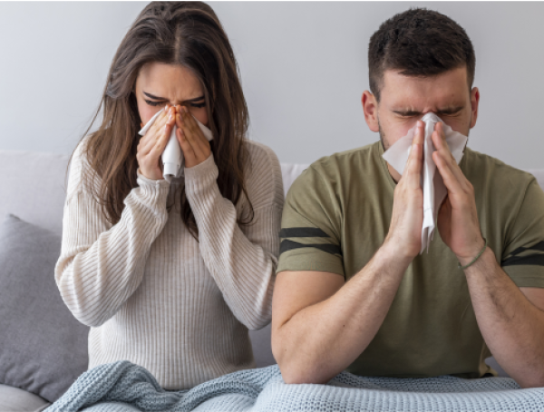 La congestión también puede restringir las vías respiratorias, por lo que algunas personas roncan debido a un resfriado o alergias