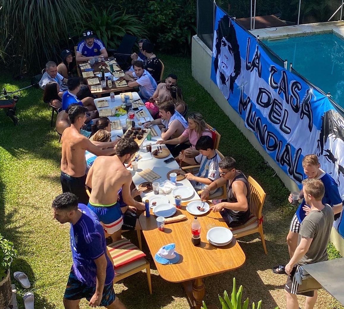 Los asados fueron incontables en la casa que alquilaron en 2022 (Foto: Gentileza Agustín Slupski)